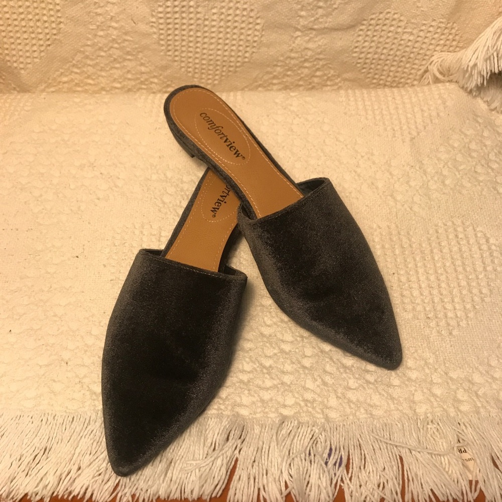 SOLD Comfortview Grey Flats size 8